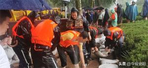 安陽益和熱力集團30人搶險隊逆流而上，奮戰(zhàn)在抗洪一線